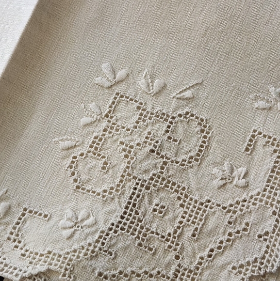 TEN NATURAL LINEN NAPKINS WITH DRAWN THREAD EMBROIDERY - Picture 3 of 7